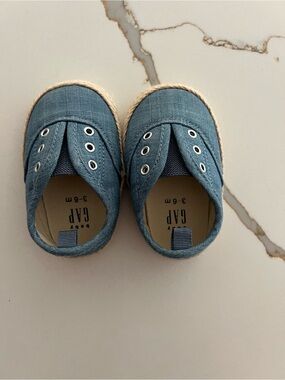 EUB Baby GAP Blue Denim Canvas Slip-On 3-6 months